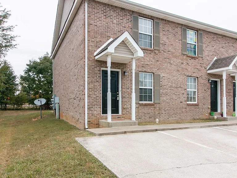 821 Oak Arbor Ct — Photo 4