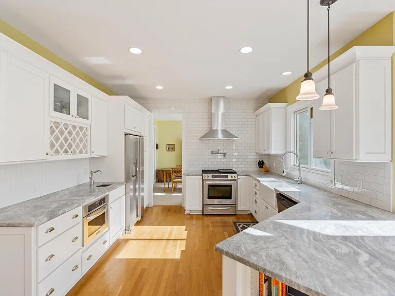 17733 Rolling Woods Cir — Photo 35