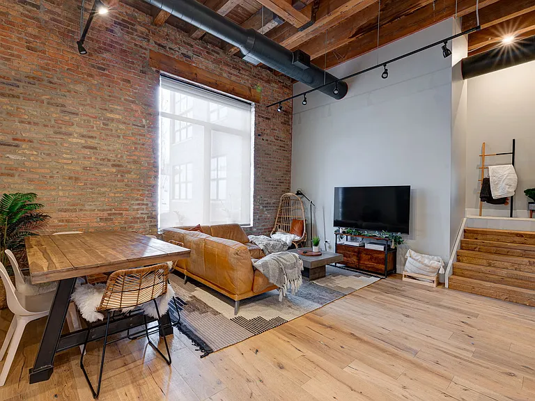 729 N Sangamon St #203 — Photo 13