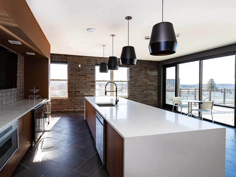 Center Square Lofts West