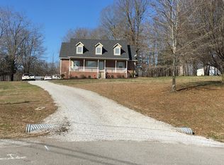 1070 Autumn Woods Dr, Pleasant View, TN 37146