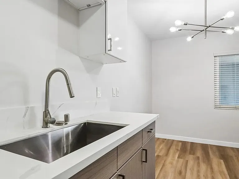21107 Amie Ave #25 — Photo 21