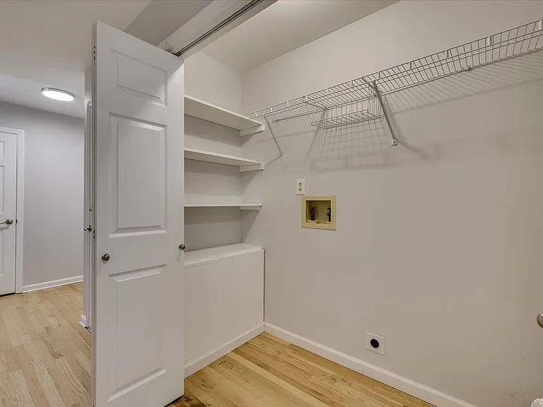 2111 Huron Dr — Photo 36