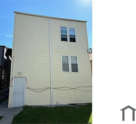 5524 S Honore St #2 — Photo 14
