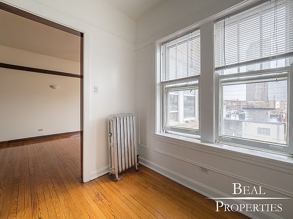 5th image of 816 W Waveland Ave #81602