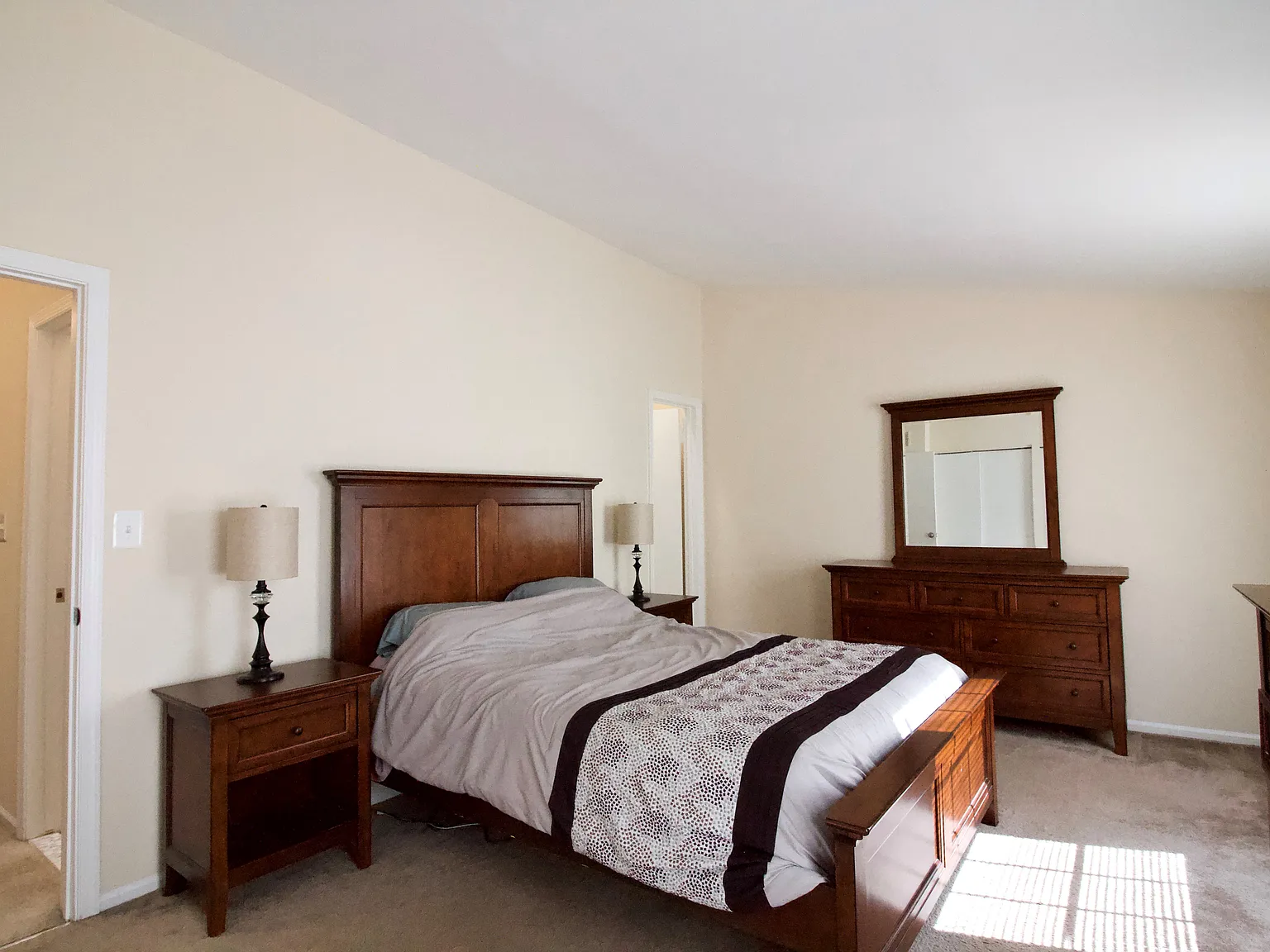 2 bed, 2.5 bath, 1560 sqft, $1,850 — Photo 3