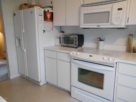3rd image of 24 Oakwood Park