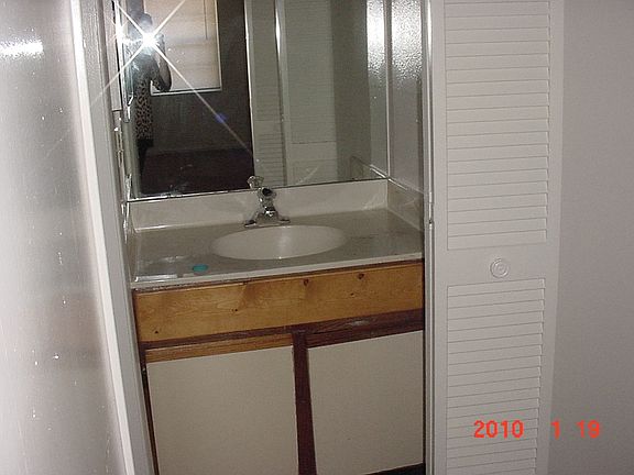 4th image of 5807 Erin Ln S APT B