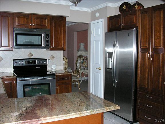 3rd image of 2651 Bonnie Ln