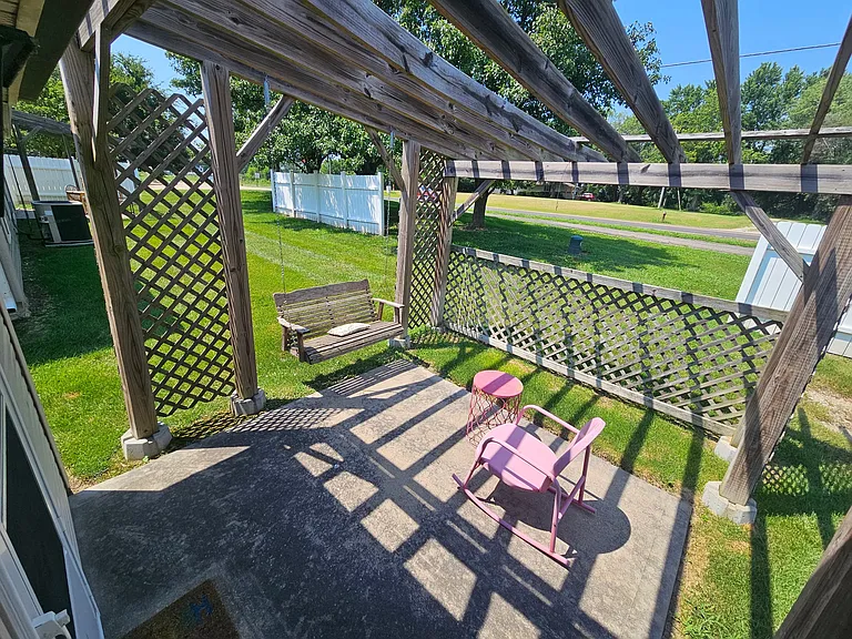 1905 Sideview Ln — Photo 8