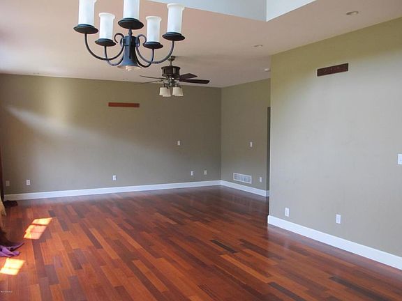 3rd image of 14 Western Reserve Trl