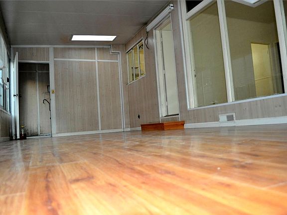 2nd image of 690 Clara Vista Ave