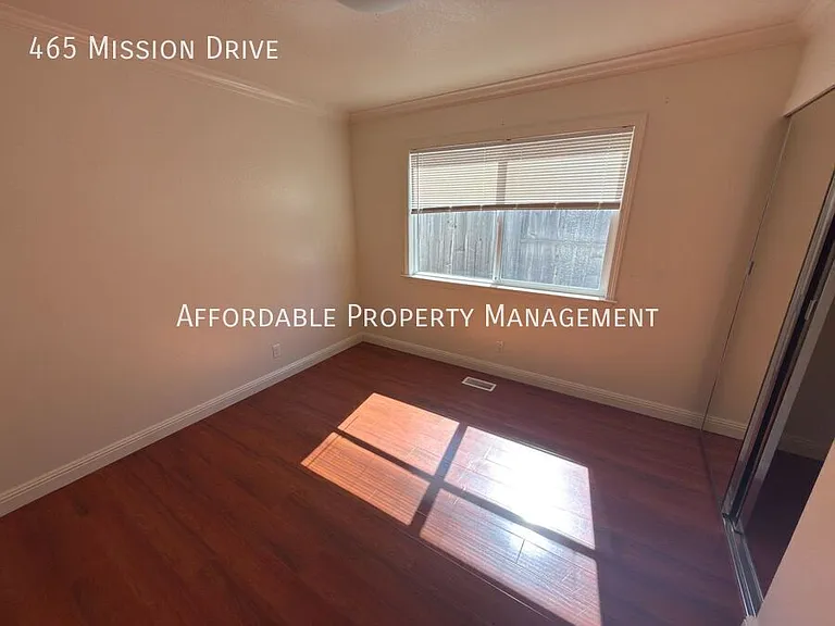 465 Mission Dr — Photo 22