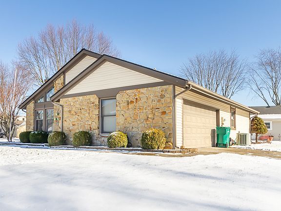 3rd image of 2837 Saddle Barn East Dr