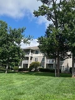 4th image of 10001 Graduate Ln APT M