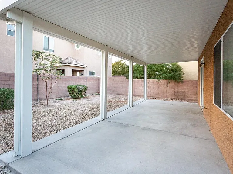 2609 Los Palos St — Photo 34