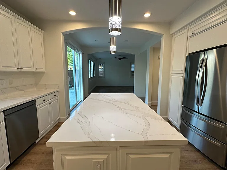 1523 Clifftop Ave — Photo 8