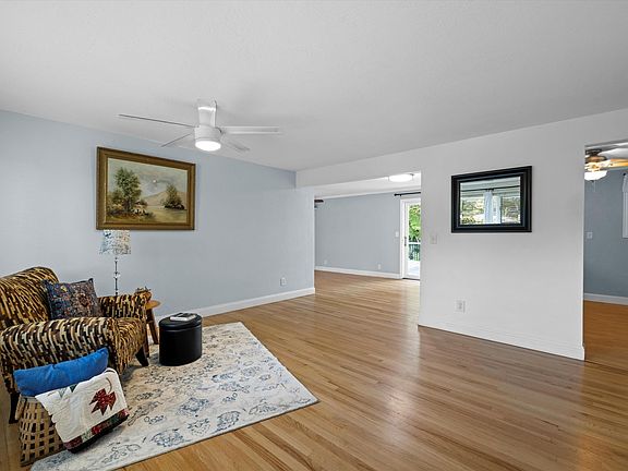4th image of 2185 Newcomer Ave