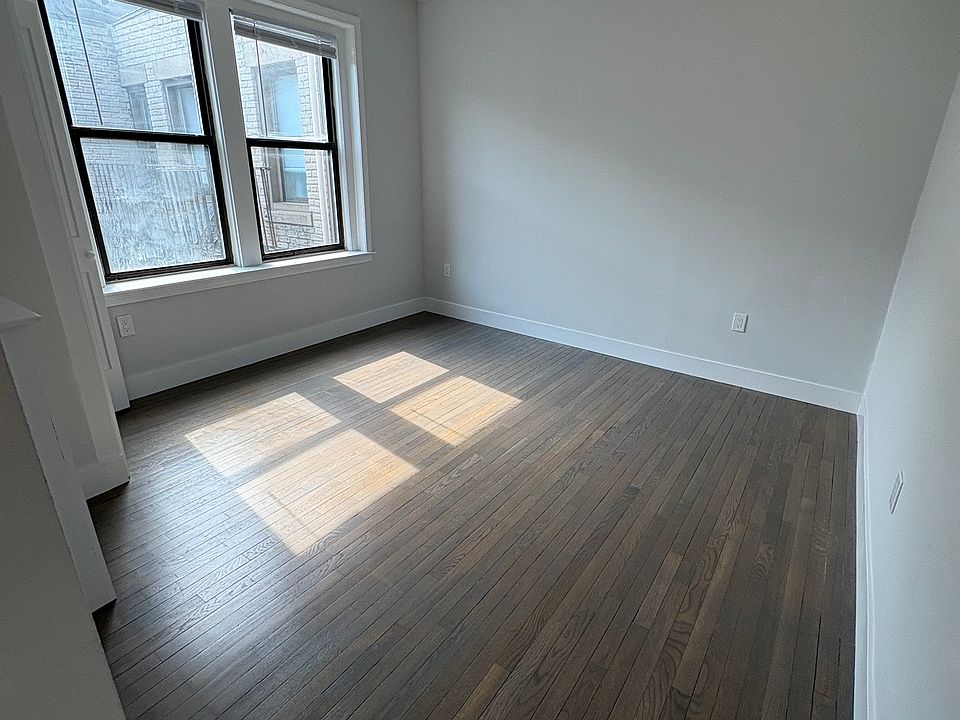 1st image of 447 Park Dr #11
