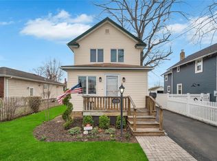 2948 Davis St, Oceanside, NY 11572