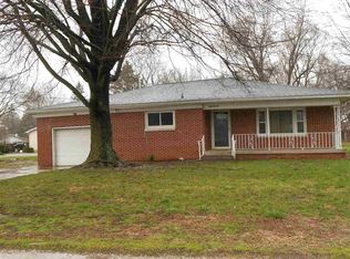 820 E Southport Dr, Terre Haute, IN 47802