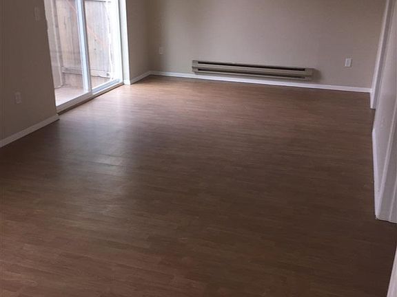 2nd image of 1265 Redwood Cir APT 7