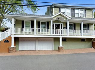 94 14th Ave, Sea Cliff, NY 11579