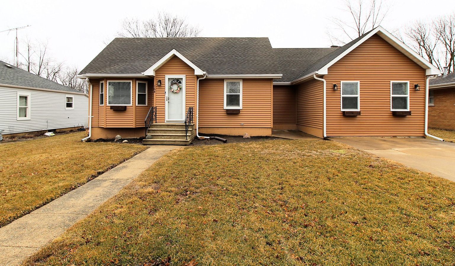 164 N Elm St, Herscher, IL 60941 Zillow
