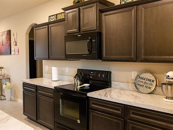 5th image of 4010 Meadow Canyon Dr