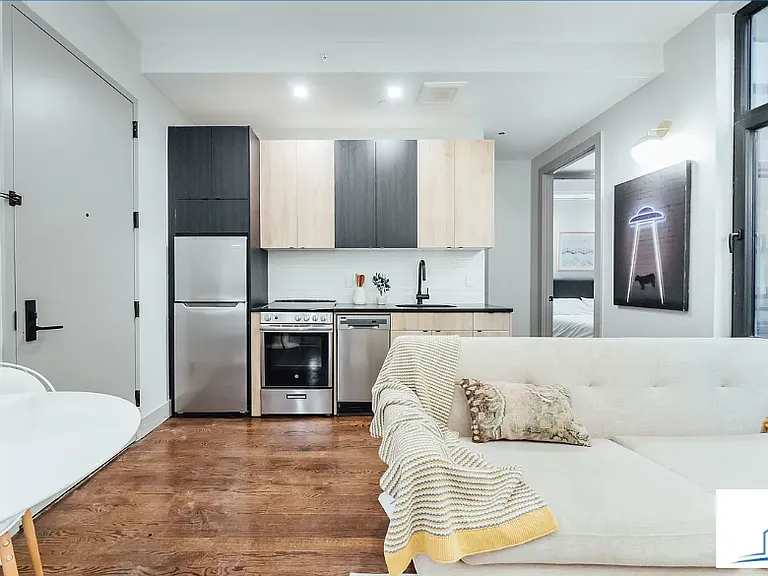 263 Franklin Ave #1A — Photo 1