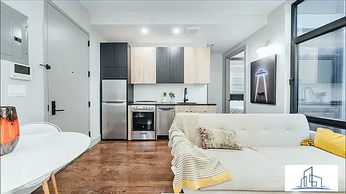263 Franklin Ave #1A Photo 1
