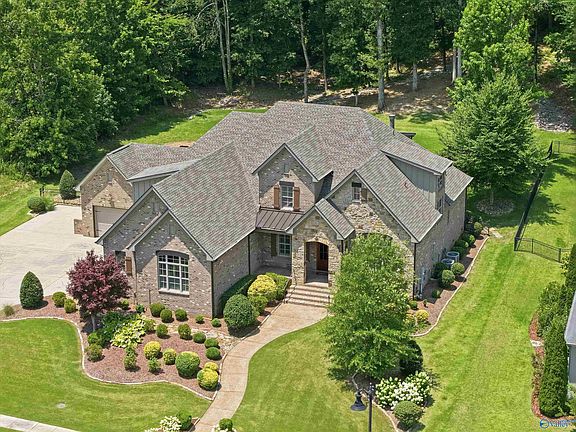 2nd image of 22 Legacy Oaks Pl SE