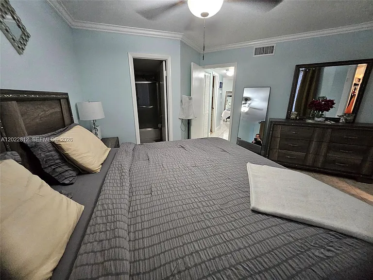 212 Lake Pointe Dr #113 — Photo 50