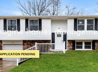 197 Fern Hollow Rd, Coraopolis, PA 15108