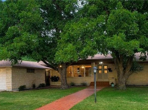 215 S Mulberry Ave, Luling, TX 78648