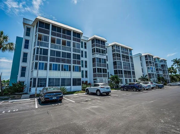 4908 38th Way S APT 204, Saint Petersburg, FL 33711