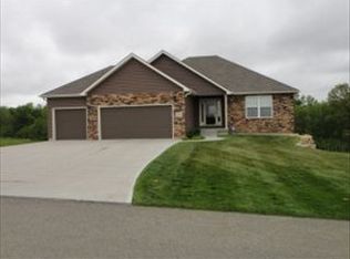 19391 Tomahawk Ln, St Joseph, MO 64505