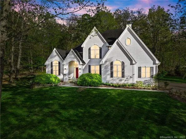22 Elderslie Lane, Woodbridge, CT 06525