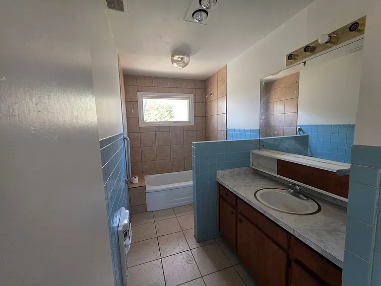 2422 Redwood St — Photo 7