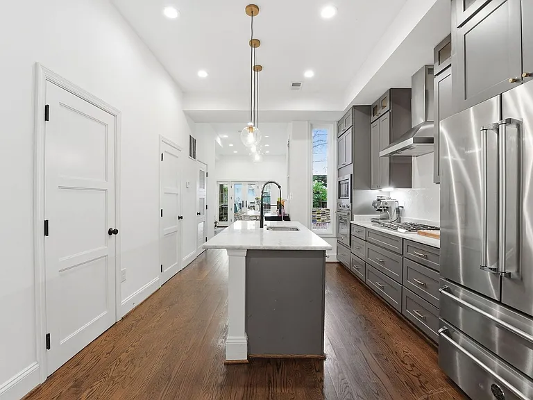1841 Monroe St NW — Photo 2
