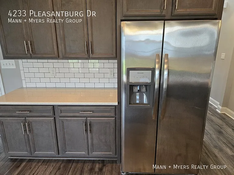 4233 Pleasantburg Dr — Photo 13