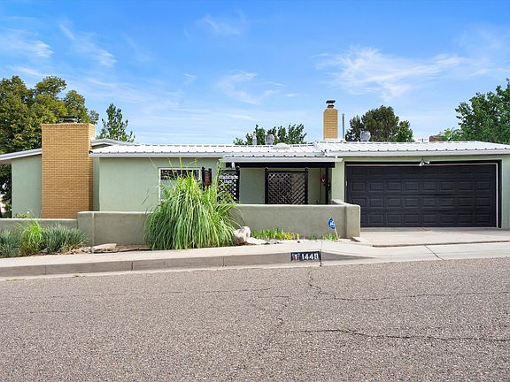 4th image of 1449 Crescent Dr NW