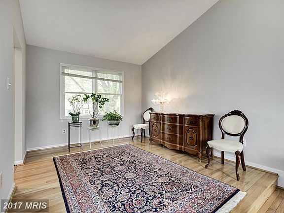 4th image of 13414 Parcher Ave