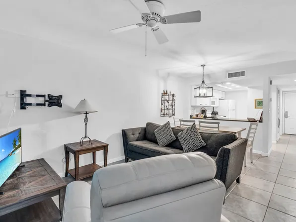 600 Neapolitan Way, Naples, FL