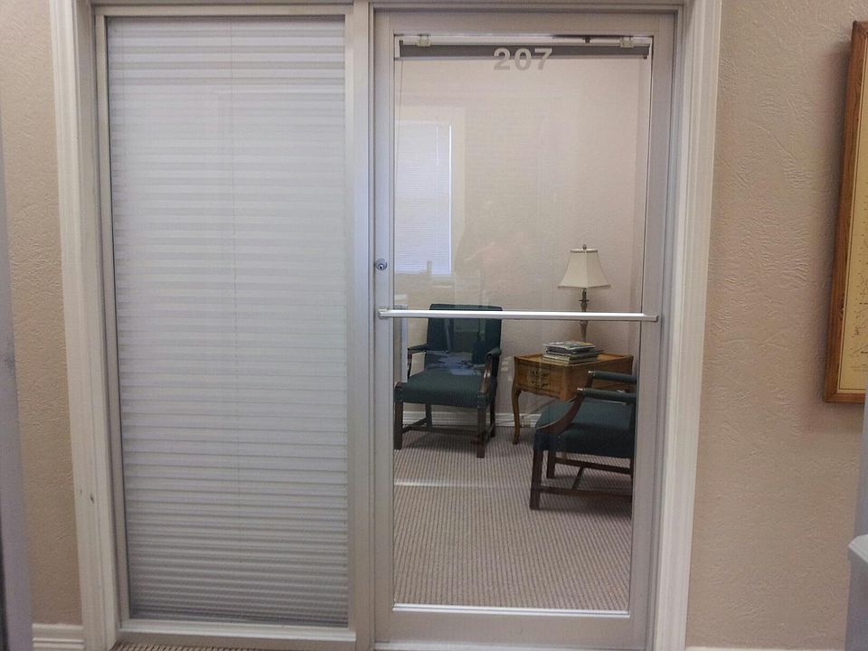 1st image of 100 E Corsicana St Ste 207