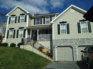 13 Sawgrass Dr, Reading, PA 19606