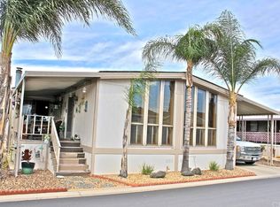 307 S Smith Ave TRLR 37, Corona, CA 92882