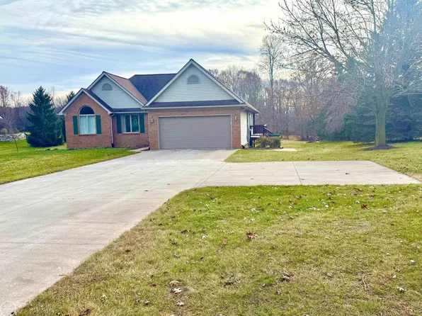 23720 Dayton Rd, Armada, MI 48005