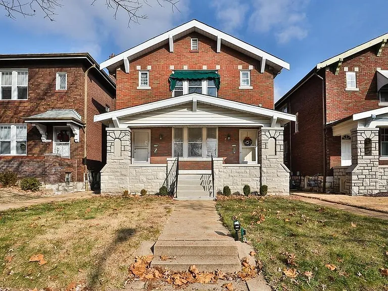 Welcoming front yard & porch