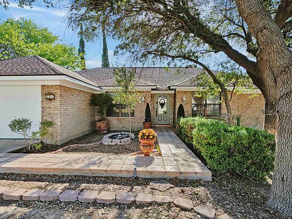 3rd image of 116 Warbonnet Trl